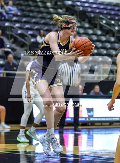 Thumbnail 2 in Tyler @ Highland Park (UIL 5A D1 Area Playoff) photogallery.