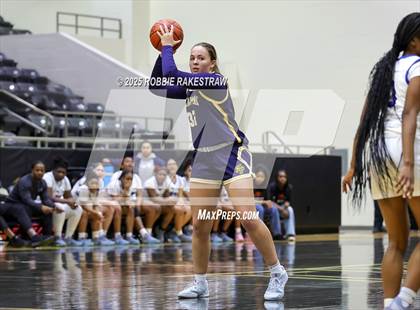 Thumbnail 3 in Tyler @ Highland Park (UIL 5A D1 Area Playoff) photogallery.