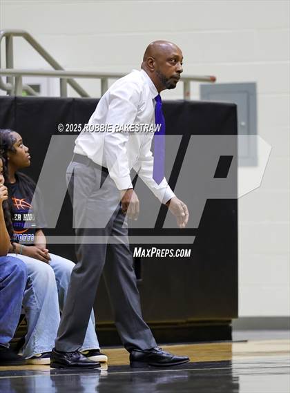 Thumbnail 3 in Tyler @ Highland Park (UIL 5A D1 Area Playoff) photogallery.