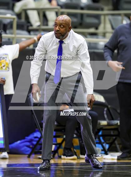 Thumbnail 2 in Tyler @ Highland Park (UIL 5A D1 Area Playoff) photogallery.