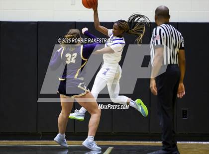 Thumbnail 2 in Tyler @ Highland Park (UIL 5A D1 Area Playoff) photogallery.