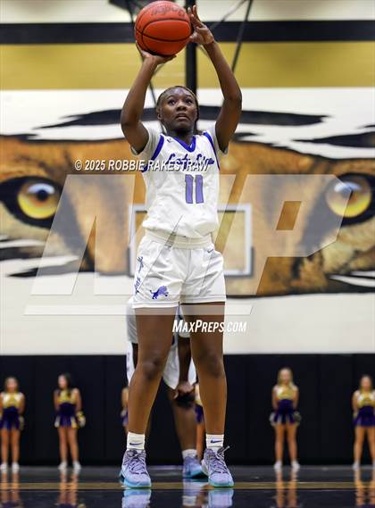 Thumbnail 3 in Tyler @ Highland Park (UIL 5A D1 Area Playoff) photogallery.