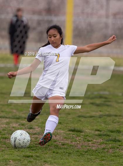 Thumbnail 2 in Venice @ Arvin (CIF D5 Regional Final) photogallery.