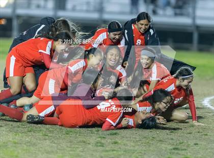 Thumbnail 2 in Venice @ Arvin (CIF D5 Regional Final) photogallery.
