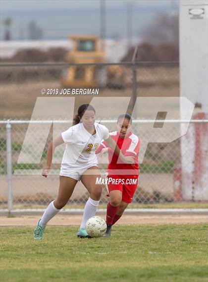Thumbnail 2 in Venice @ Arvin (CIF D5 Regional Final) photogallery.