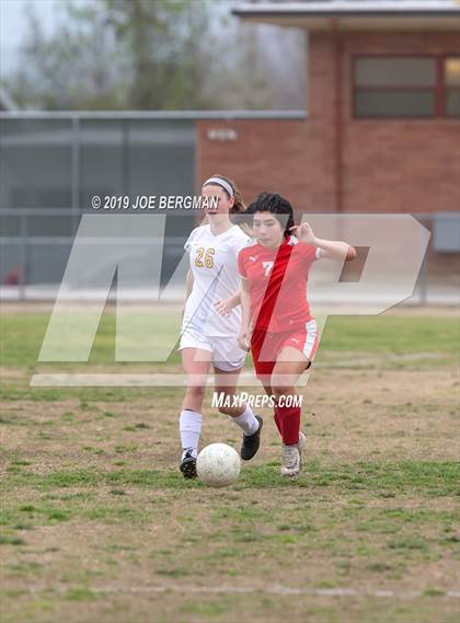Thumbnail 2 in Venice @ Arvin (CIF D5 Regional Final) photogallery.