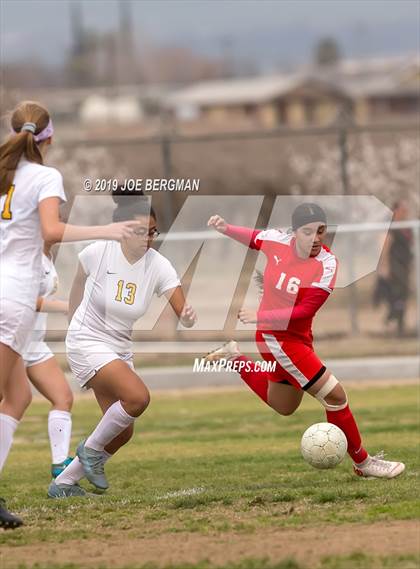 Thumbnail 3 in Venice @ Arvin (CIF D5 Regional Final) photogallery.