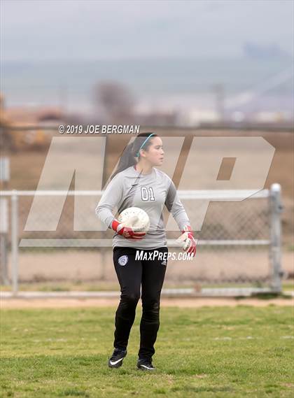 Thumbnail 3 in Venice @ Arvin (CIF D5 Regional Final) photogallery.