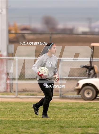 Thumbnail 3 in Venice @ Arvin (CIF D5 Regional Final) photogallery.