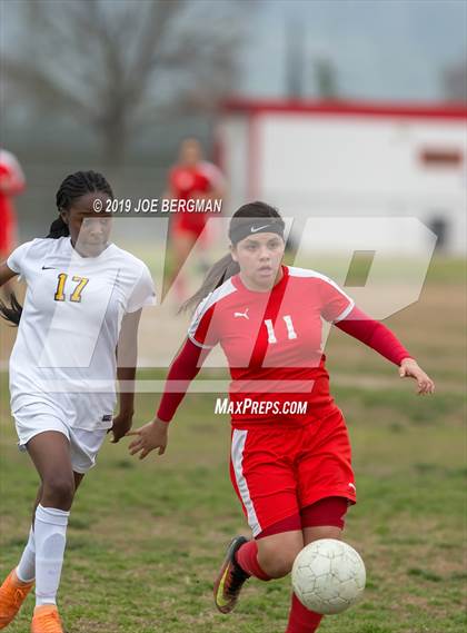 Thumbnail 2 in Venice @ Arvin (CIF D5 Regional Final) photogallery.