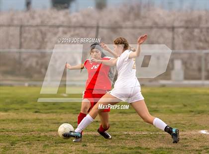 Thumbnail 1 in Venice @ Arvin (CIF D5 Regional Final) photogallery.
