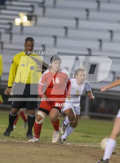 Thumbnail 3 in Venice @ Arvin (CIF D5 Regional Final) photogallery.