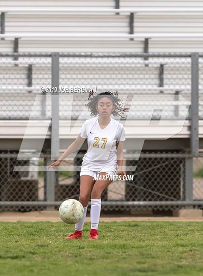 Thumbnail 2 in Venice @ Arvin (CIF D5 Regional Final) photogallery.