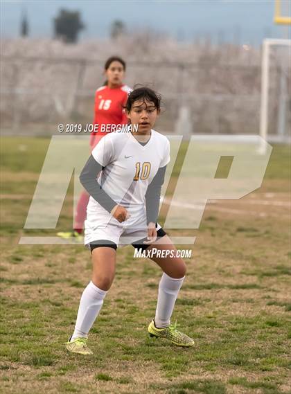 Thumbnail 2 in Venice @ Arvin (CIF D5 Regional Final) photogallery.