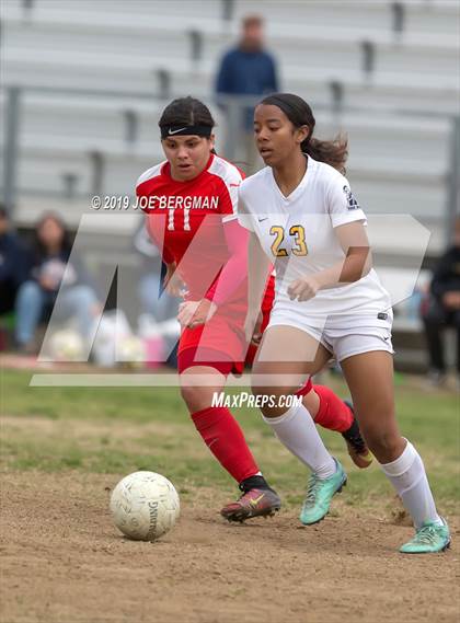 Thumbnail 3 in Venice @ Arvin (CIF D5 Regional Final) photogallery.