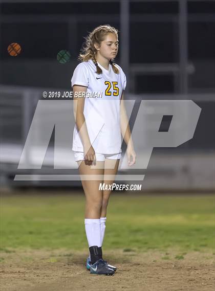 Thumbnail 2 in Venice @ Arvin (CIF D5 Regional Final) photogallery.