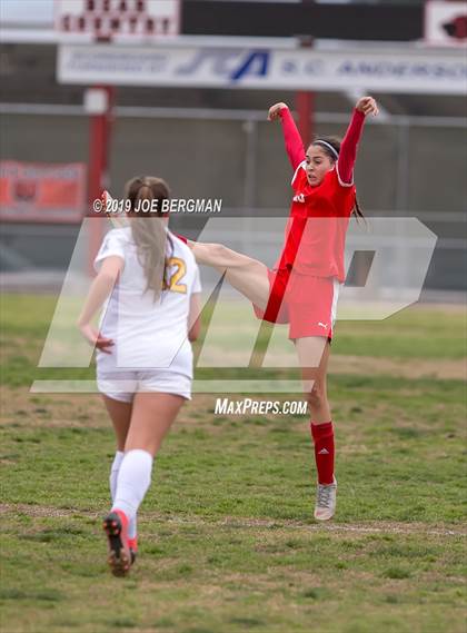 Thumbnail 1 in Venice @ Arvin (CIF D5 Regional Final) photogallery.