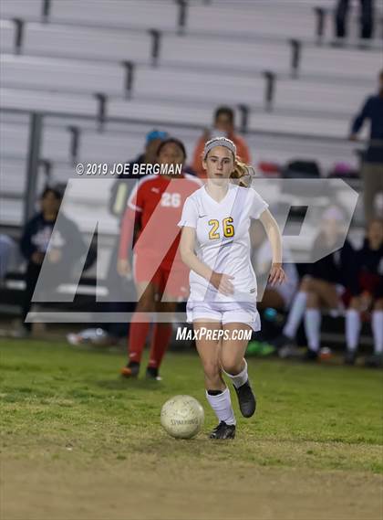 Thumbnail 2 in Venice @ Arvin (CIF D5 Regional Final) photogallery.