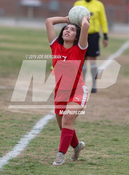 Thumbnail 3 in Venice @ Arvin (CIF D5 Regional Final) photogallery.