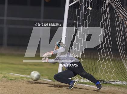 Thumbnail 1 in Venice @ Arvin (CIF D5 Regional Final) photogallery.
