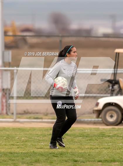 Thumbnail 1 in Venice @ Arvin (CIF D5 Regional Final) photogallery.