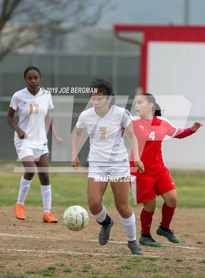 Thumbnail 3 in Venice @ Arvin (CIF D5 Regional Final) photogallery.