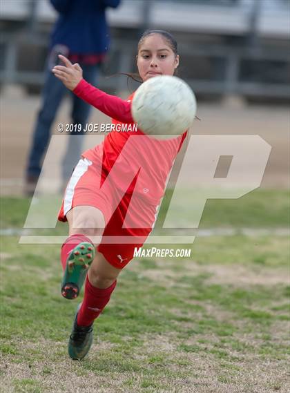 Thumbnail 1 in Venice @ Arvin (CIF D5 Regional Final) photogallery.