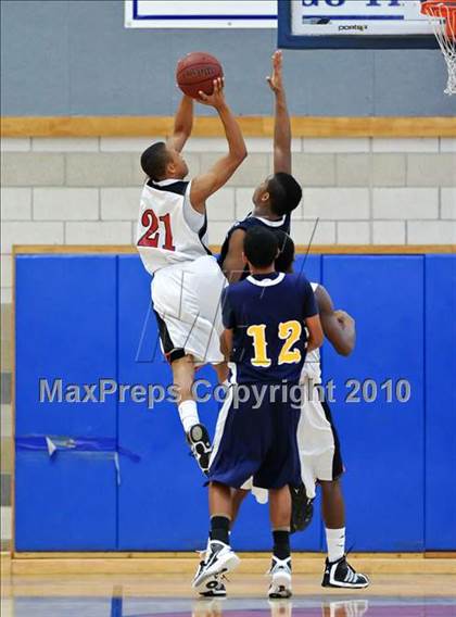 Thumbnail 3 in Inderkum vs Fairfield (Rocklin Holiday Tournament) photogallery.