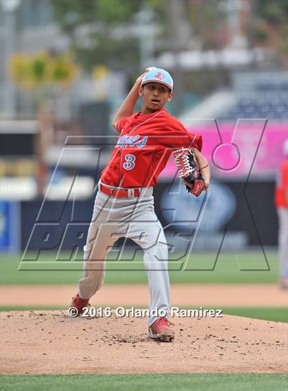 Thumbnail 3 in Lincoln vs El Cajon Valley (Petco Park) photogallery.