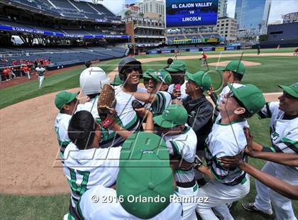 Thumbnail 2 in Lincoln vs El Cajon Valley (Petco Park) photogallery.