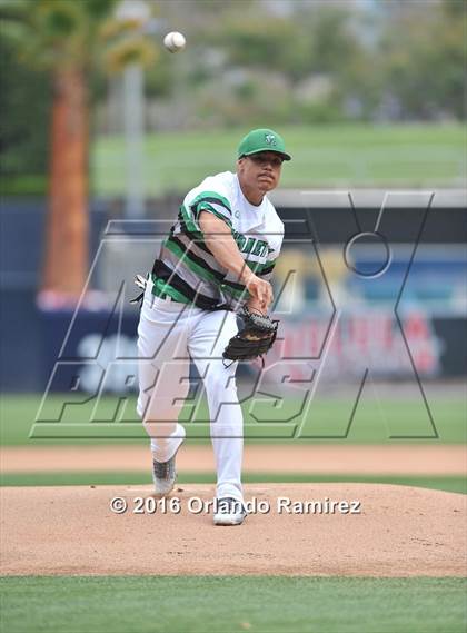 Thumbnail 3 in Lincoln vs El Cajon Valley (Petco Park) photogallery.
