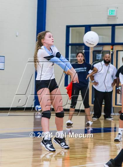 Thumbnail 3 in Mercy vs. PK Yonge (Berkeley Premier) photogallery.