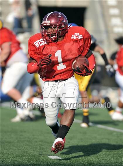 Thumbnail 1 in 605 All-Star Football Classic (East vs. West) photogallery.