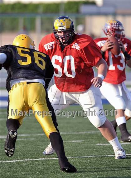 Thumbnail 1 in 605 All-Star Football Classic (East vs. West) photogallery.