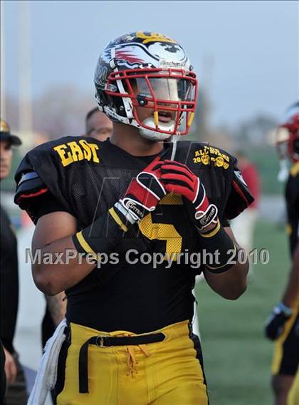 Thumbnail 2 in 605 All-Star Football Classic (East vs. West) photogallery.
