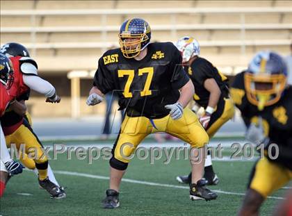 Thumbnail 3 in 605 All-Star Football Classic (East vs. West) photogallery.