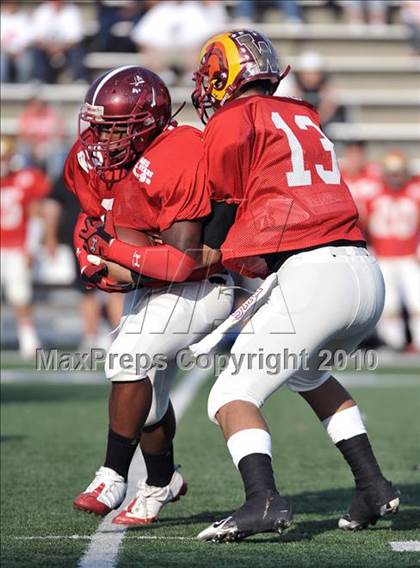 Thumbnail 1 in 605 All-Star Football Classic (East vs. West) photogallery.