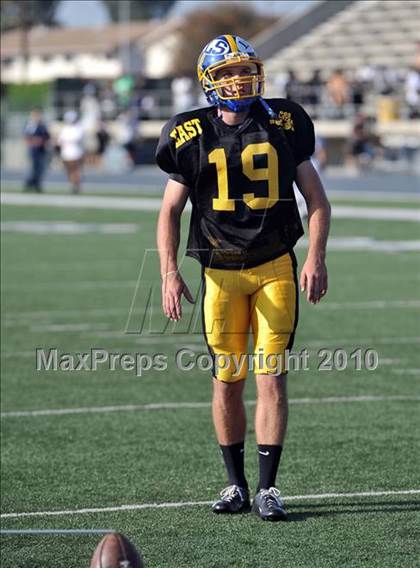 Thumbnail 2 in 605 All-Star Football Classic (East vs. West) photogallery.