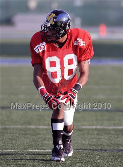 Thumbnail 1 in 605 All-Star Football Classic (East vs. West) photogallery.