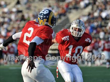 Thumbnail 2 in 605 All-Star Football Classic (East vs. West) photogallery.