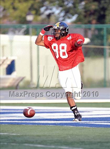 Thumbnail 2 in 605 All-Star Football Classic (East vs. West) photogallery.