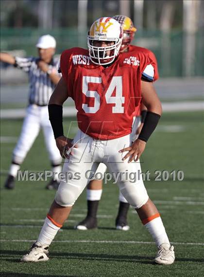 Thumbnail 3 in 605 All-Star Football Classic (East vs. West) photogallery.
