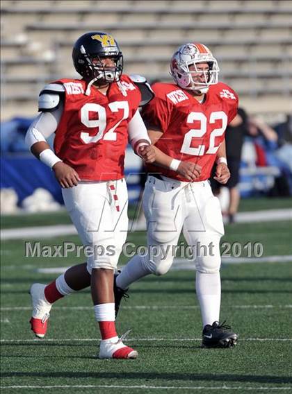 Thumbnail 3 in 605 All-Star Football Classic (East vs. West) photogallery.