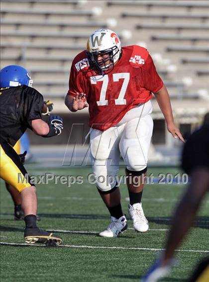 Thumbnail 2 in 605 All-Star Football Classic (East vs. West) photogallery.