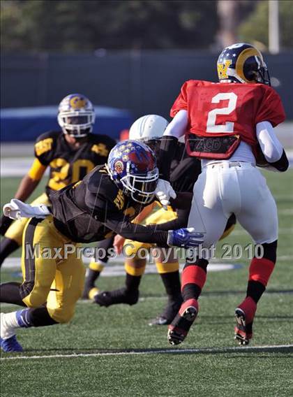 Thumbnail 3 in 605 All-Star Football Classic (East vs. West) photogallery.