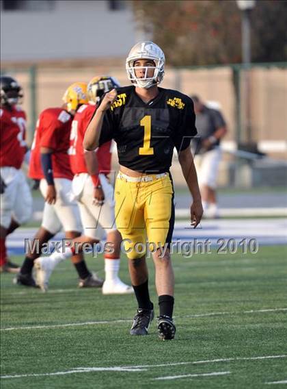 Thumbnail 2 in 605 All-Star Football Classic (East vs. West) photogallery.