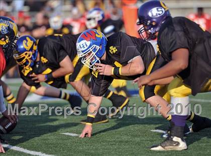 Thumbnail 3 in 605 All-Star Football Classic (East vs. West) photogallery.
