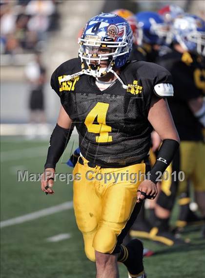 Thumbnail 1 in 605 All-Star Football Classic (East vs. West) photogallery.