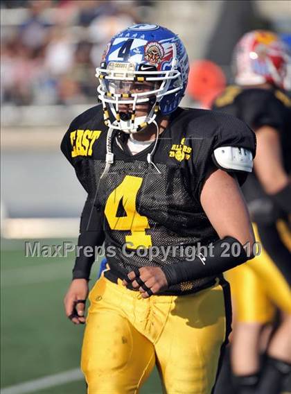 Thumbnail 2 in 605 All-Star Football Classic (East vs. West) photogallery.