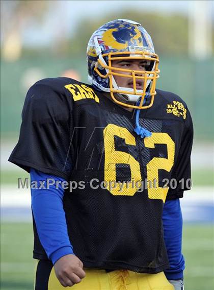 Thumbnail 3 in 605 All-Star Football Classic (East vs. West) photogallery.